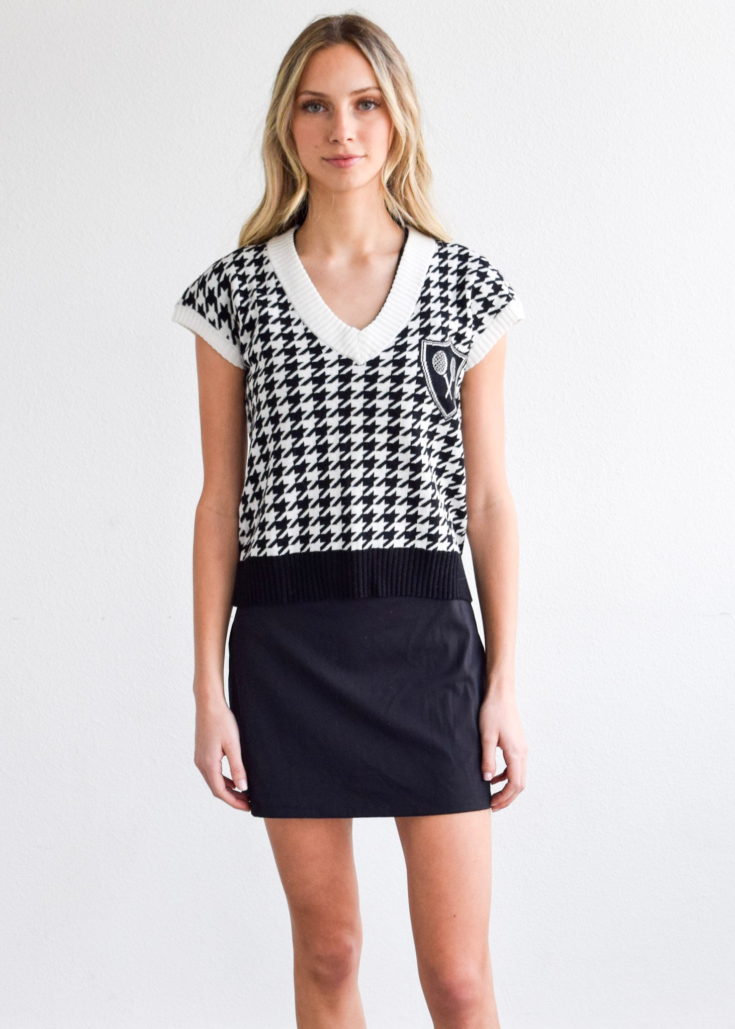 Never A Wallflower Club | Sweater Vest - Golf Houndstooth