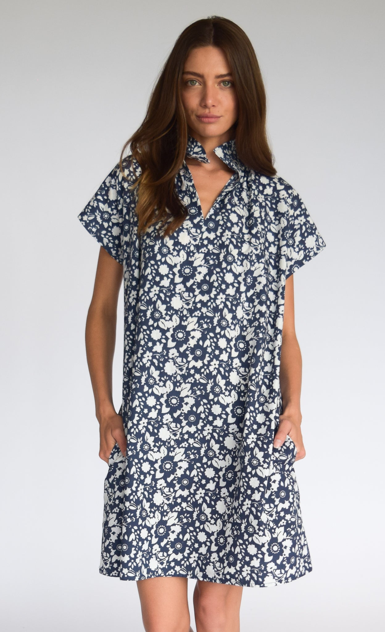 Vicki Short Sleeve Dress Navy Floral – NeverAWallflower