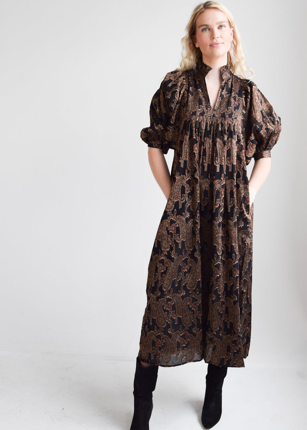 High Neck Midi Black Paisley