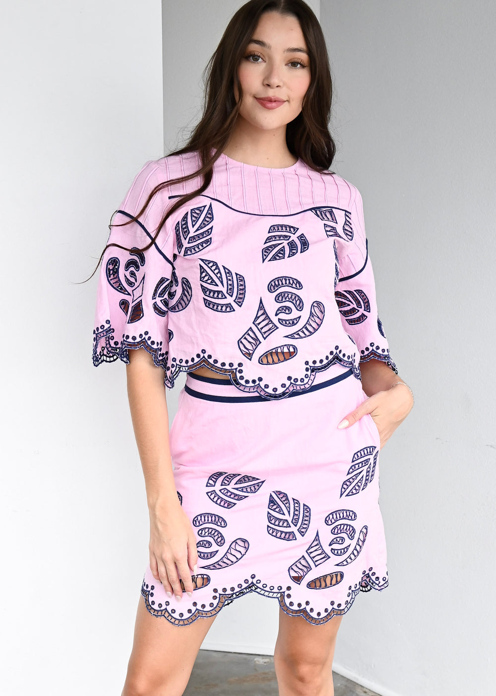 1/2 Sleeve Crop Prism Pink Embroidery