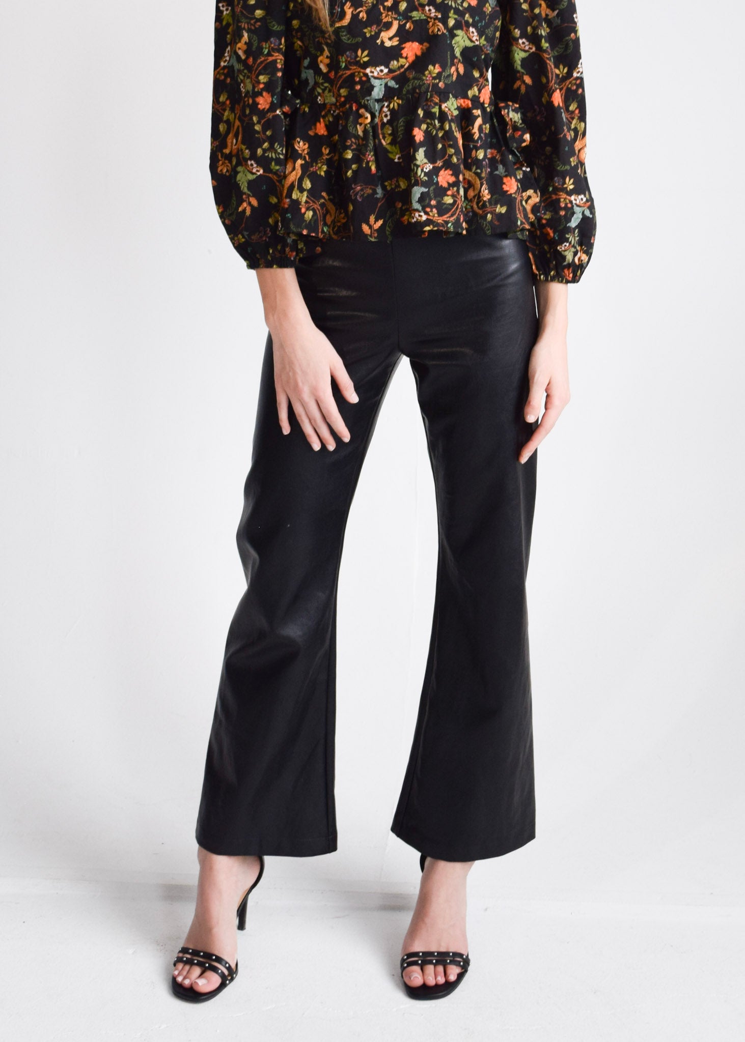 ALBOVE モノトーンフラワーフルレギンス ブラック ALBOVE モノトーンフラワーフルレギンス ブラック ALBOVE モノトーン