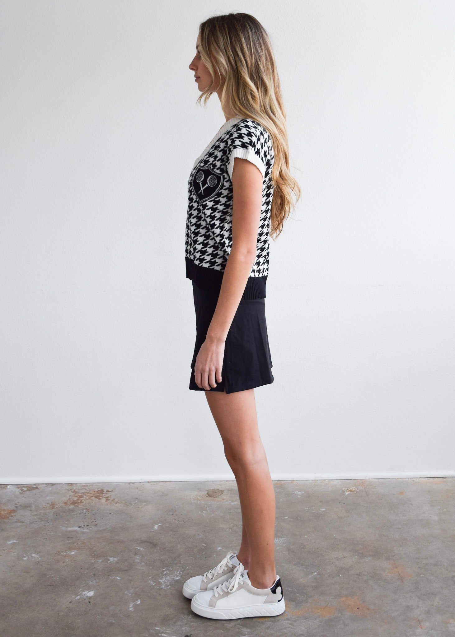 Never A Wallflower Club | Sweater Vest - Golf Houndstooth